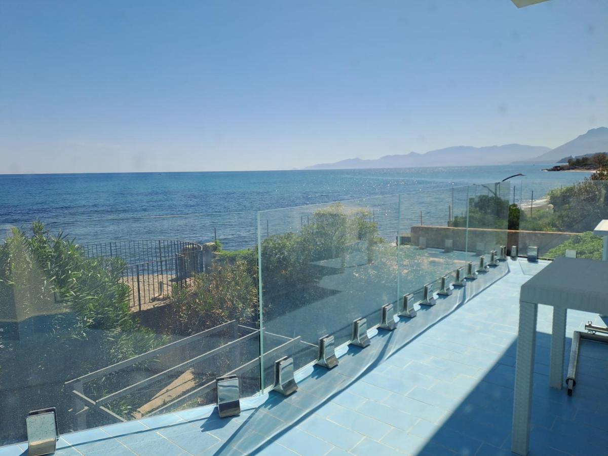 Blue Life, Sea-Luxury Rooms On The Beach Between Palermo And Cefalu' Кастелдача Екстериор снимка