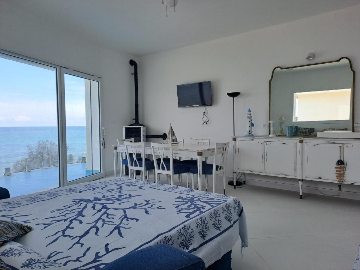 Blue Life, Sea-Luxury Rooms On The Beach Between Palermo And Cefalu' Кастелдача Екстериор снимка