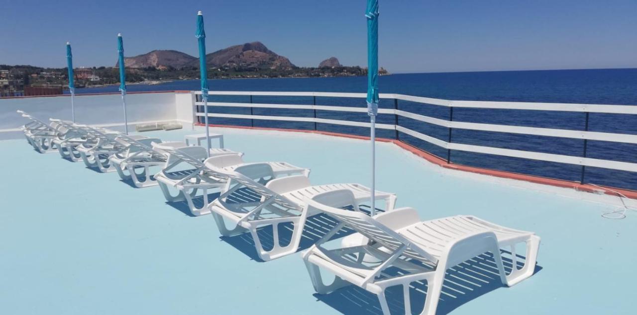 Blue Life, Sea-Luxury Rooms On The Beach Between Palermo And Cefalu' Кастелдача Екстериор снимка