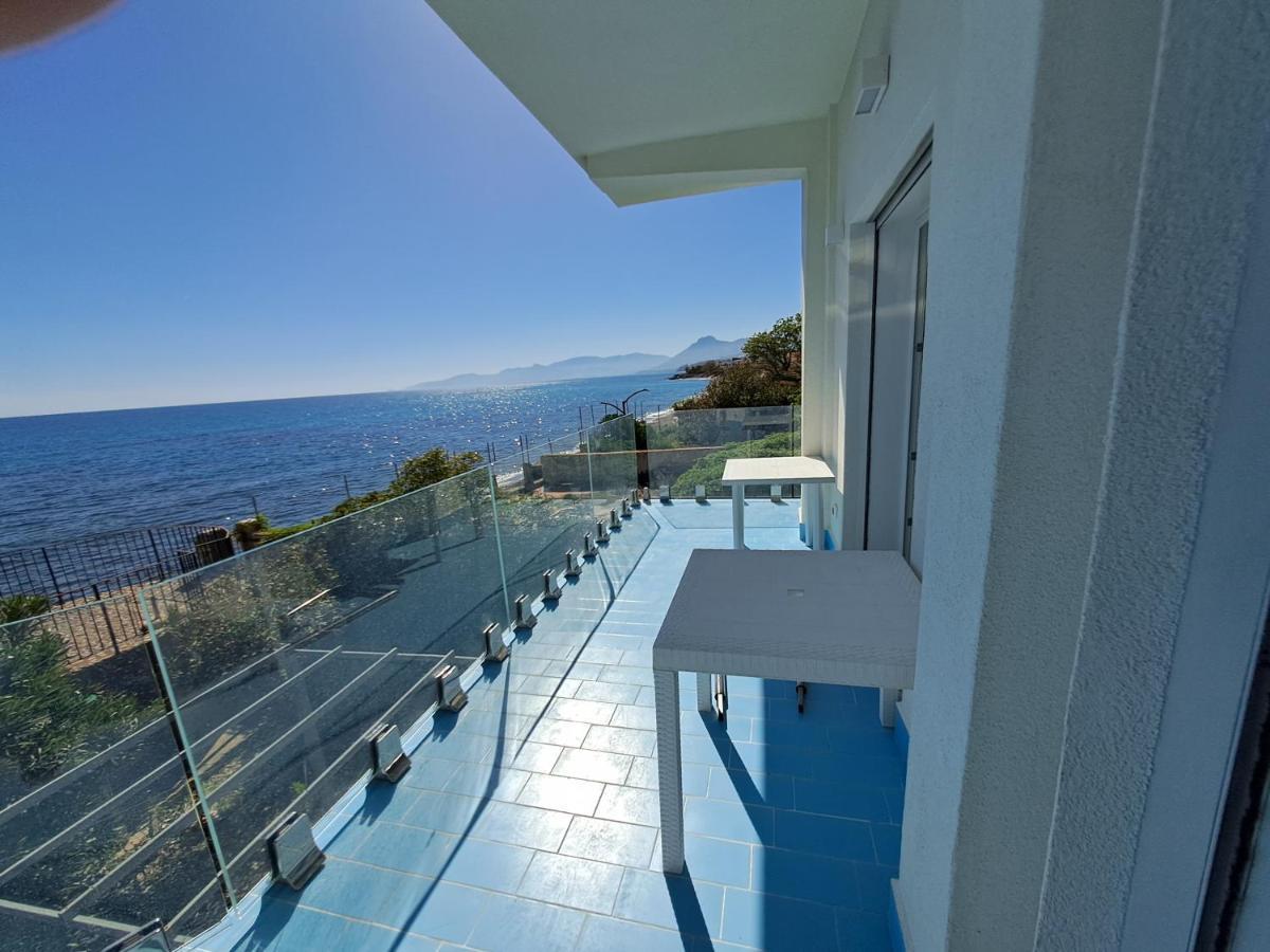 Blue Life, Sea-Luxury Rooms On The Beach Between Palermo And Cefalu' Кастелдача Екстериор снимка