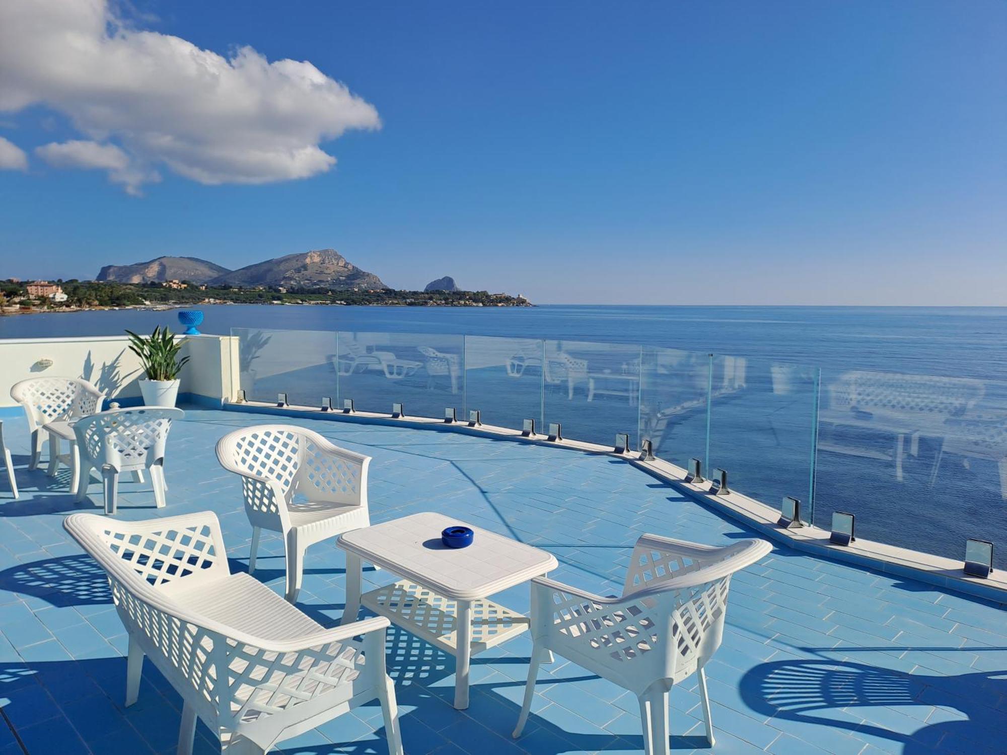 Blue Life, Sea-Luxury Rooms On The Beach Between Palermo And Cefalu' Кастелдача Екстериор снимка